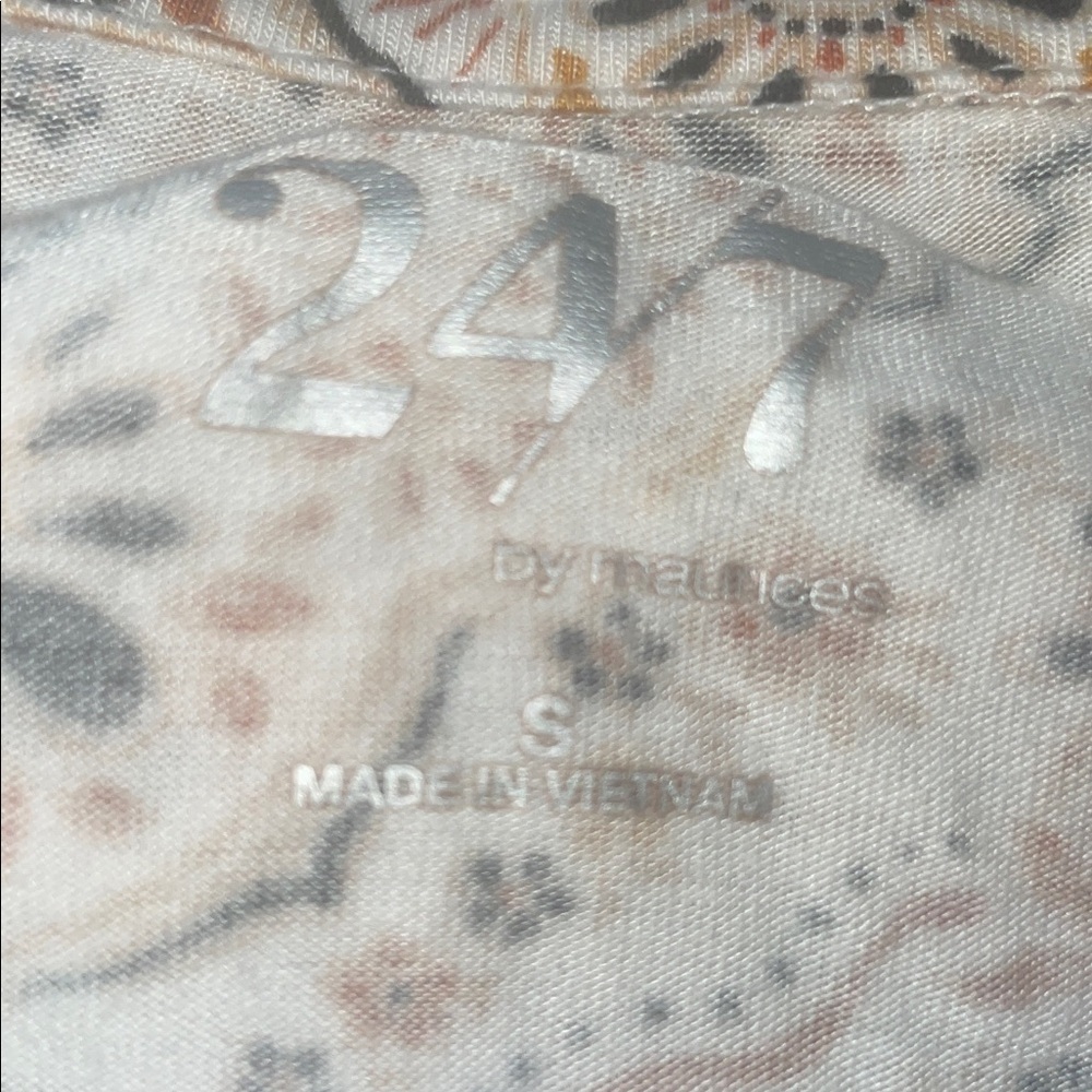 Maurices Multicolor Patterned scoop neck Blouse - Picture 2 of 3